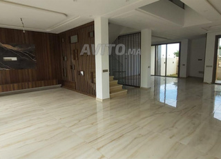 فيلا فاخرة للبيع في الهرهورة