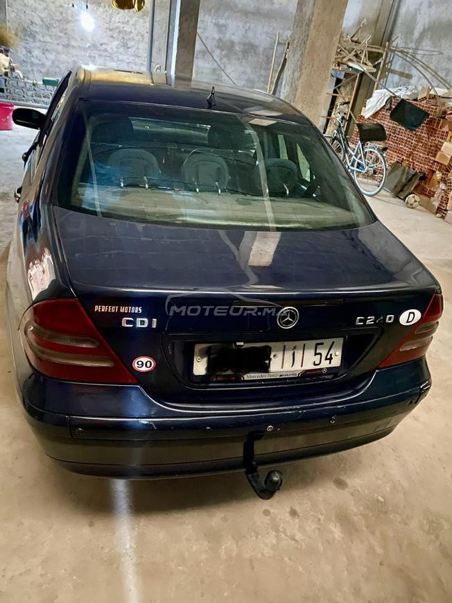 Mercedes-Benz 220 Diesel Manuelle 2001 à Guercif