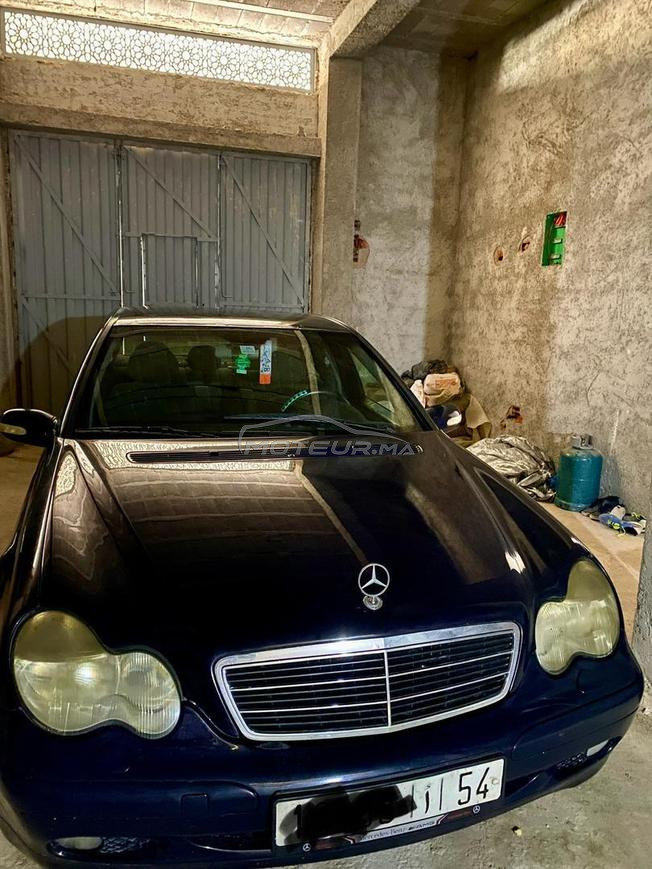 Mercedes-Benz 220 Diesel Manuelle 2001 à Guercif