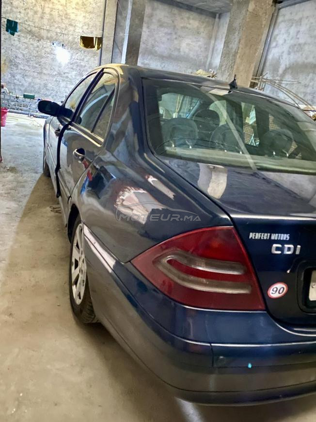 Mercedes-Benz 220 Diesel Manuelle 2001 à Guercif