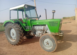 تراكتور بحالة جيدة للبيع