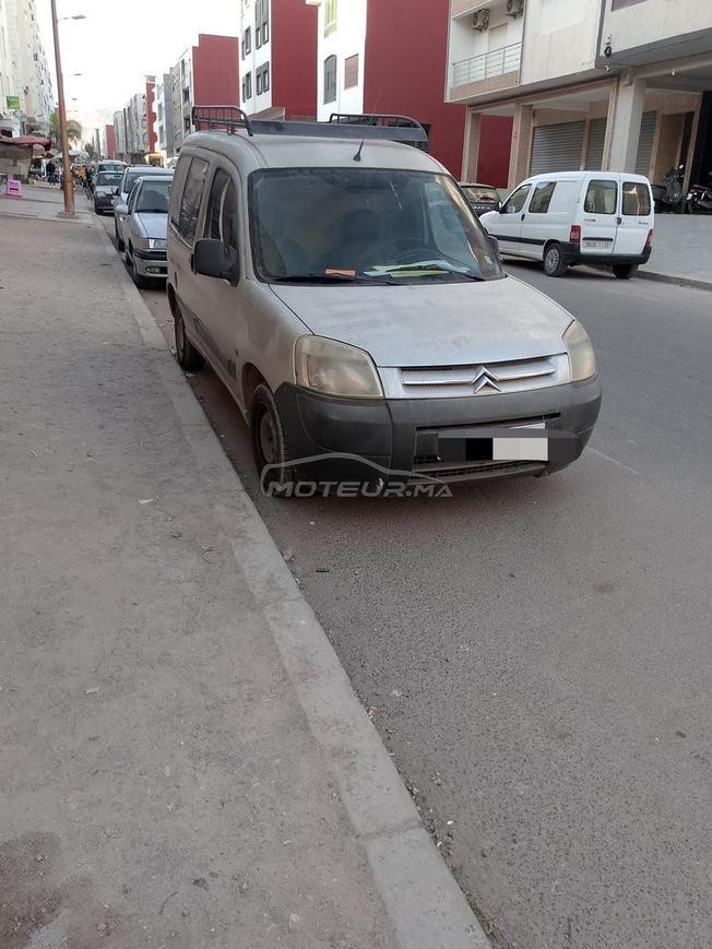 سيارة مليحة للعمل والعائلة كلشي فيها نقي كسابية