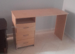 مكتب للطلاب