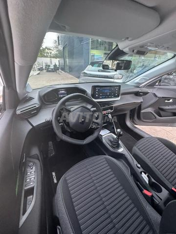 Excellente Peugeot 208 M 2024 à Casablanca