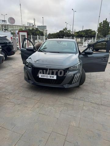 Excellente Peugeot 208 M 2024 à Casablanca - 2