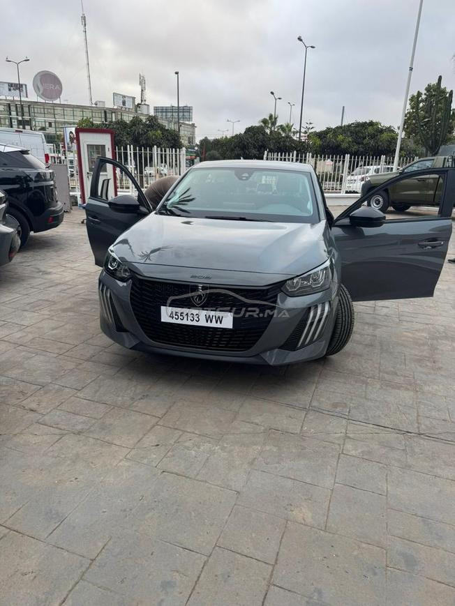 Excellente Peugeot 208 M 2024 à Casablanca