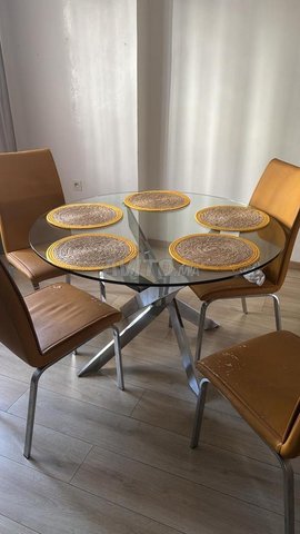 طاولة سفرة زجاجية