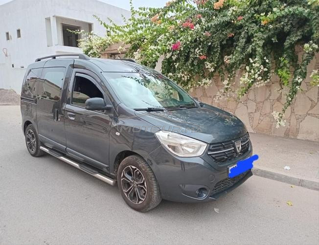 dokker 2021 très bon etat  دوكير نقية