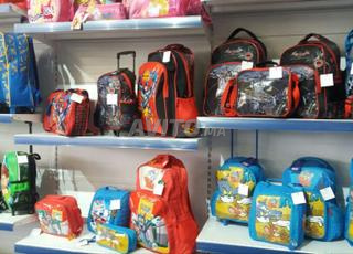 رفوف سوبر ماركت