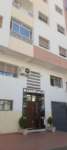 شقة موقع حمرية أمام مسجد أدم