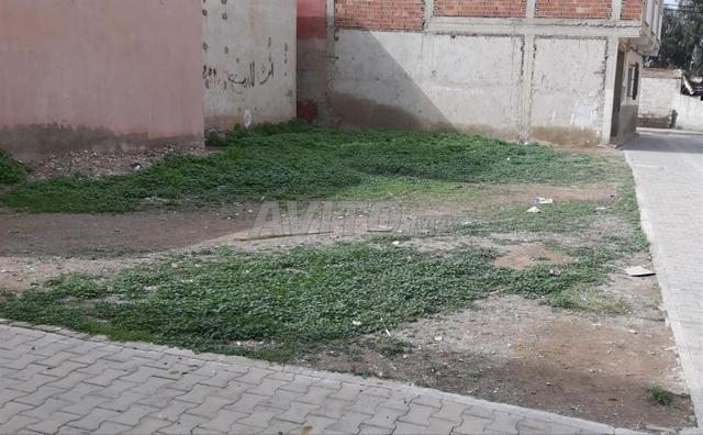 أرض للبيع 200 متر بواجهتين قرب كورنيش الناضور - 2