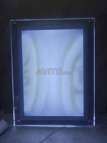 tableau lumineux led en plexiglass