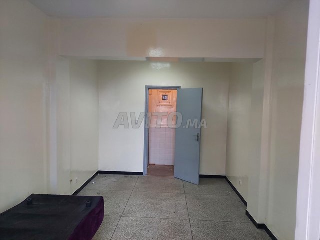 محل على شارع مولاي إسماعيل 3300 درهم 21/م