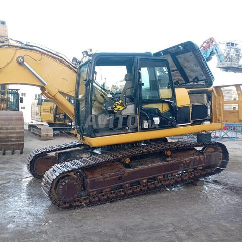 CATERPILLAR 323D