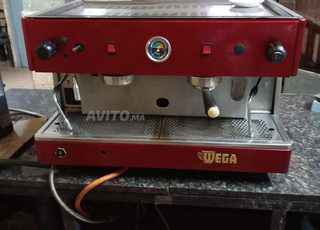 آلة قهوة احترافية وطاحونة قهوة