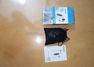 ميكروفون وحامل