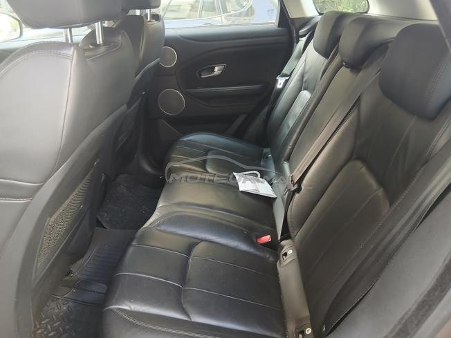 ventre rang rover évoque 