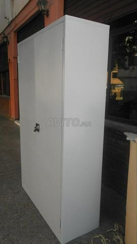Armoire a deux portes battante avec 5 niveaux  - 2
