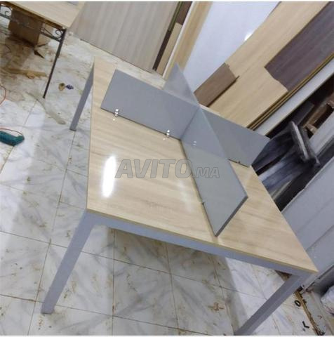 طاولة مع فاصل بسعر المصنع V AA TTEMAARAA