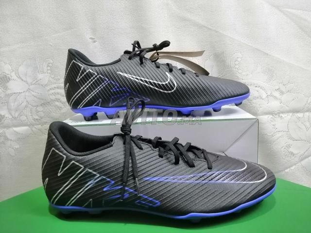 حذاء كرة قدم شبه احترافي جديد مقاس 44/45