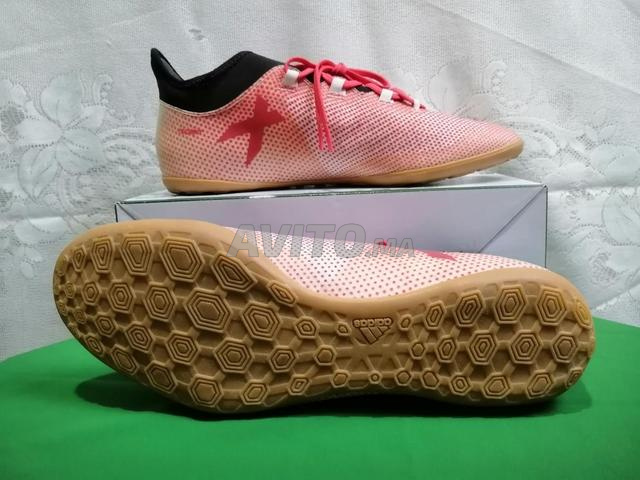 حذاء كرة قدم شبه احترافي جديد مقاس 43/44