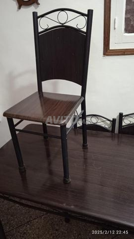 Table Salle à manger et 6 chaises - très bon état