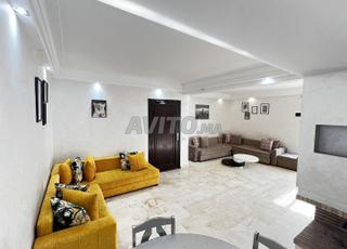 شقة بجوار مارينا