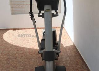 Vélo elliptique Technogym