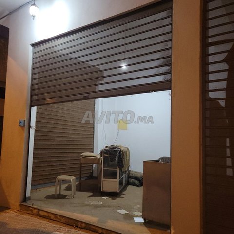 Local commercial 2 faces à louer