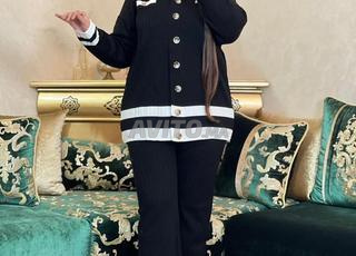 طقم من الصوف الممتاز