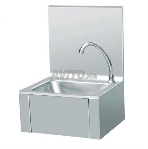 Lave-Mains avec distributeurs savon / essuie mains