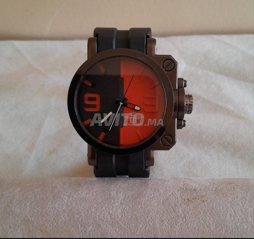 ساعة يد سوي الأصلية