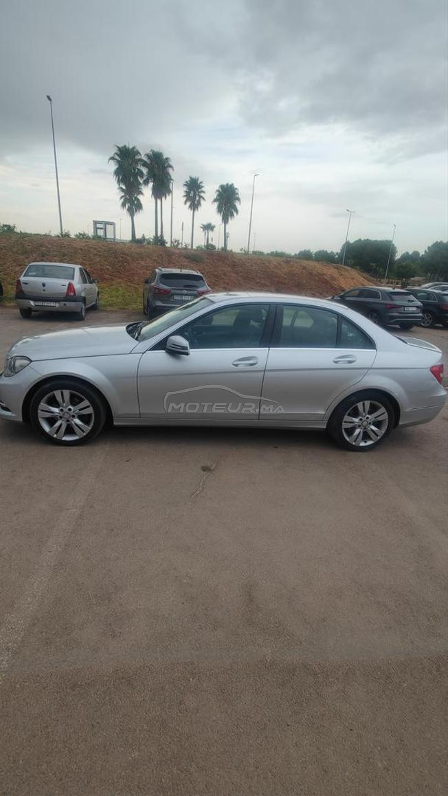 Mercedes-Benz 220 Diesel Manuelle 2013 à Fès