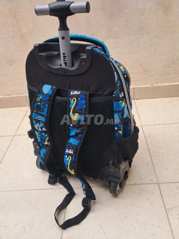 محفظة بعجلات