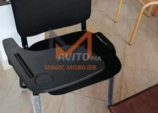 كرسي مع لوح كتابة