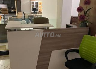 Comptoir d’accueil entreprise