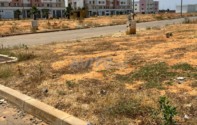 Terrain R2 de 83 m² à Sidi Allal El Bahraoui