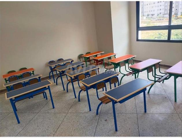 Des table scolaire et le chaises scolaire en promo
