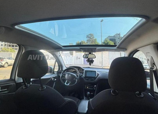 Peugeot 208 Diesel Manuelle 2019 à Casablanca