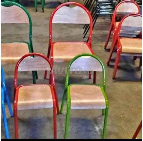 iso / Chaise semi-métallique avec bureau pour écrire