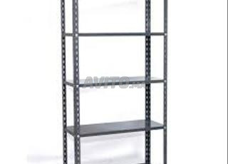 Rayonnage métallique avec 5 tablettes