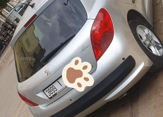 Peugeot 207 Essence Manuelle 2008 à Meknès