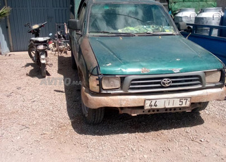 تويوتا هيلكس 2000