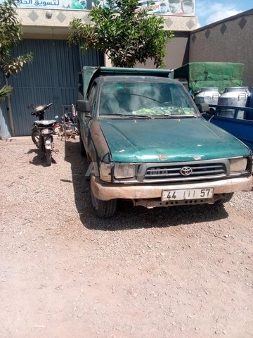 تويوتا هيلكس 2000