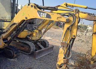 minipil et komatsi cater pilare