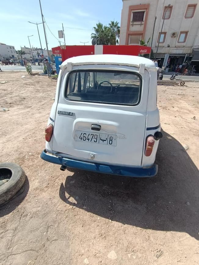 Renault R4 Essence Manuelle 1980 à Agadir