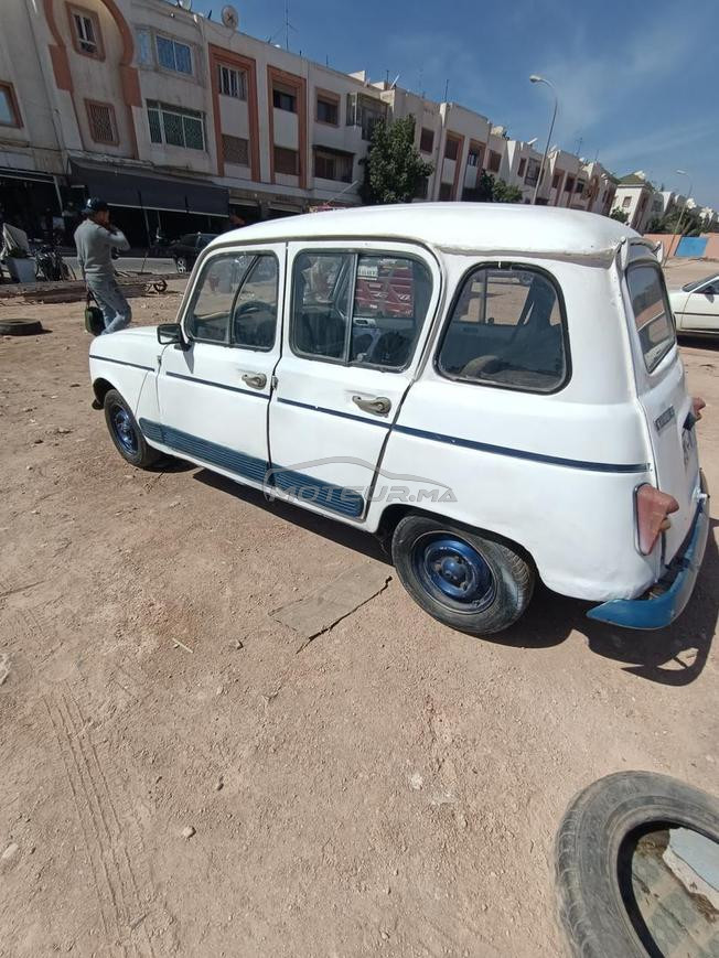Renault R4 Essence Manuelle 1980 à Agadir