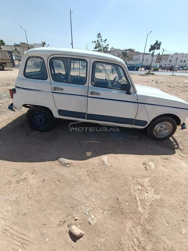 Renault R4 Essence Manuelle 1980 à Agadir