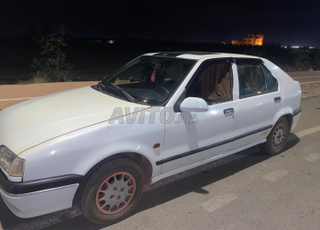 Renault R19 Essence Manuelle 1993 à Nador