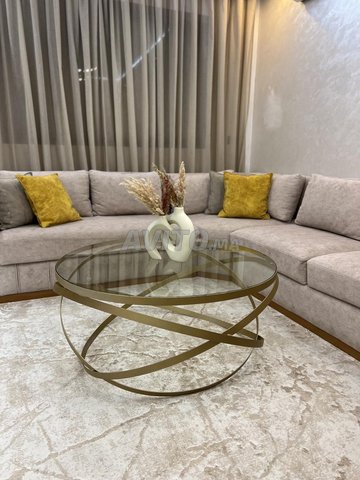 طاولة قهوة بتصميم ذهبي من الزجاج المقسّى - Ø100 سم